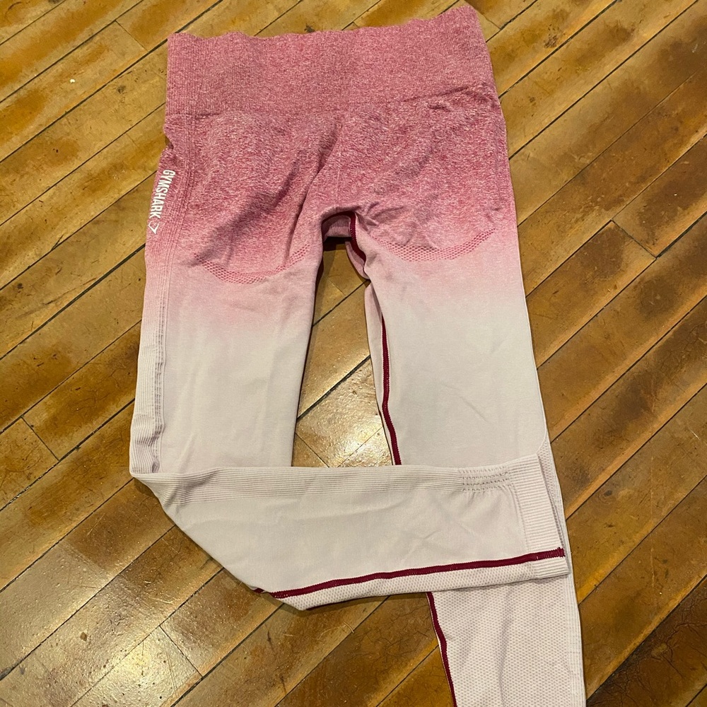 Gym shark pink leggings
